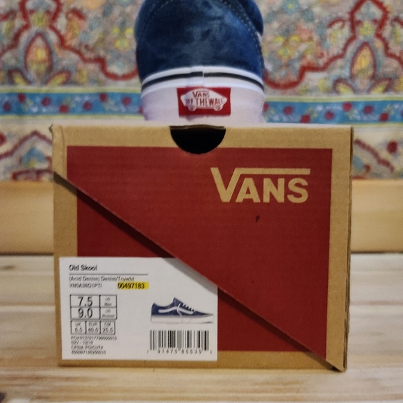 Vans - Picture 2 of 2